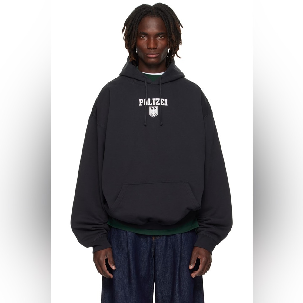 VETEMENTS
Black 'Polizei' Oversized Hoodie